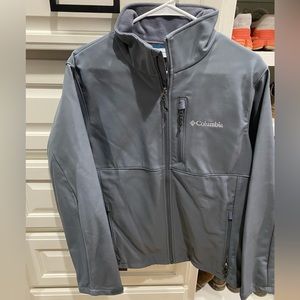 Men’s Columbia neoprene type material jacket. Medium